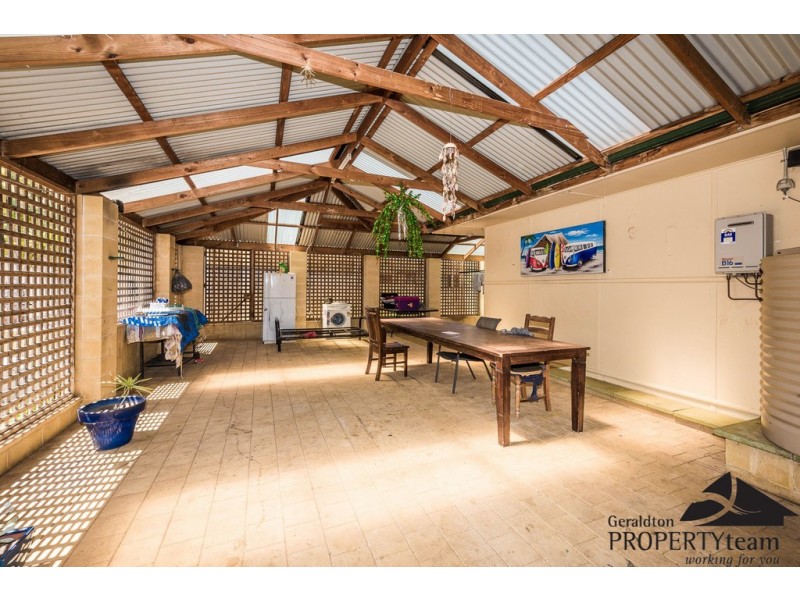 6 Crabbe Street, Rangeway WA 6530