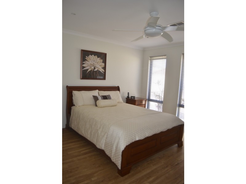 33 Wavecrest Circle, Drummond Cove WA 6532