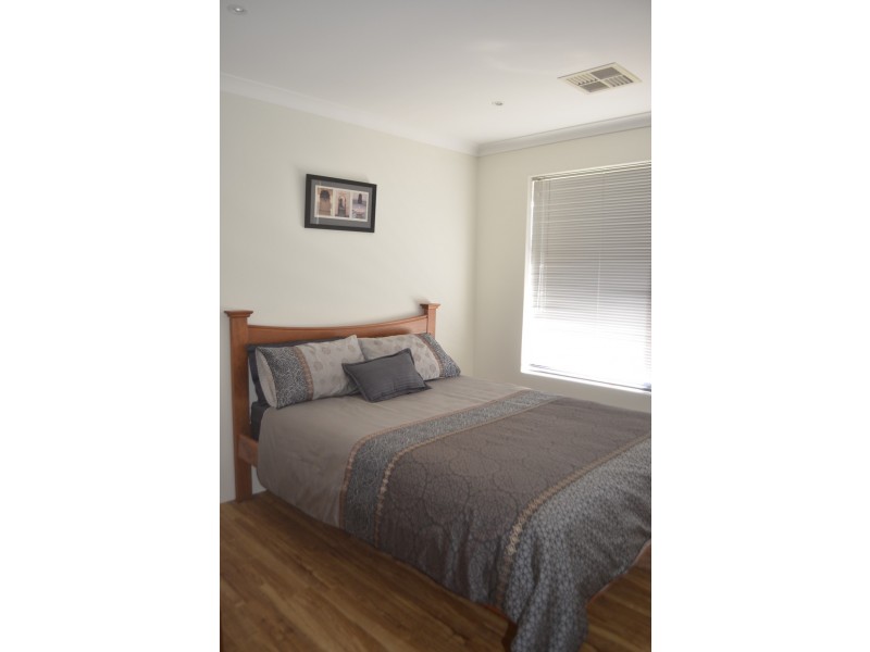 33 Wavecrest Circle, Drummond Cove WA 6532