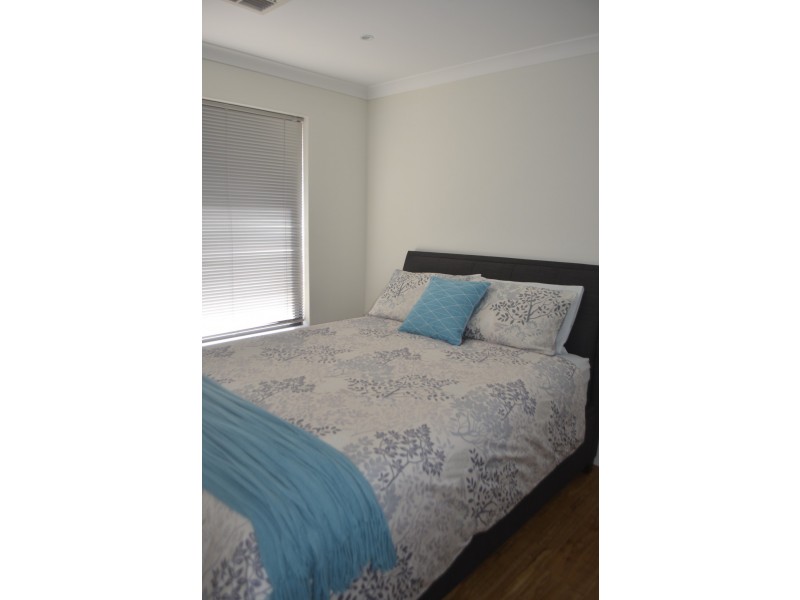 33 Wavecrest Circle, Drummond Cove WA 6532