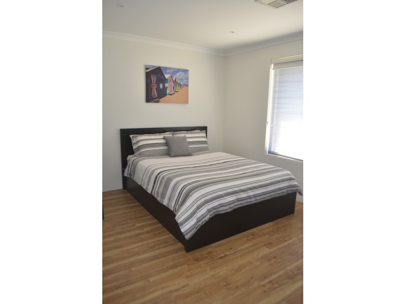 33 Wavecrest Circle, Drummond Cove WA 6532