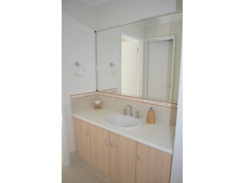 33 Wavecrest Circle, Drummond Cove WA 6532