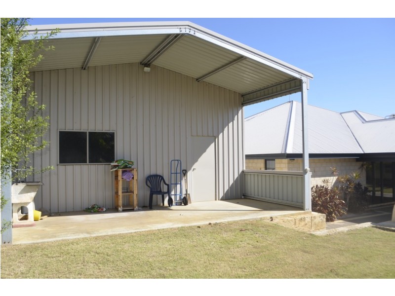 33 Wavecrest Circle, Drummond Cove WA 6532