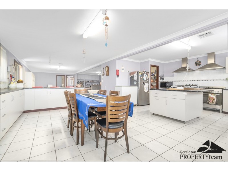 7 Polwarth Parade, Deepdale WA 6532