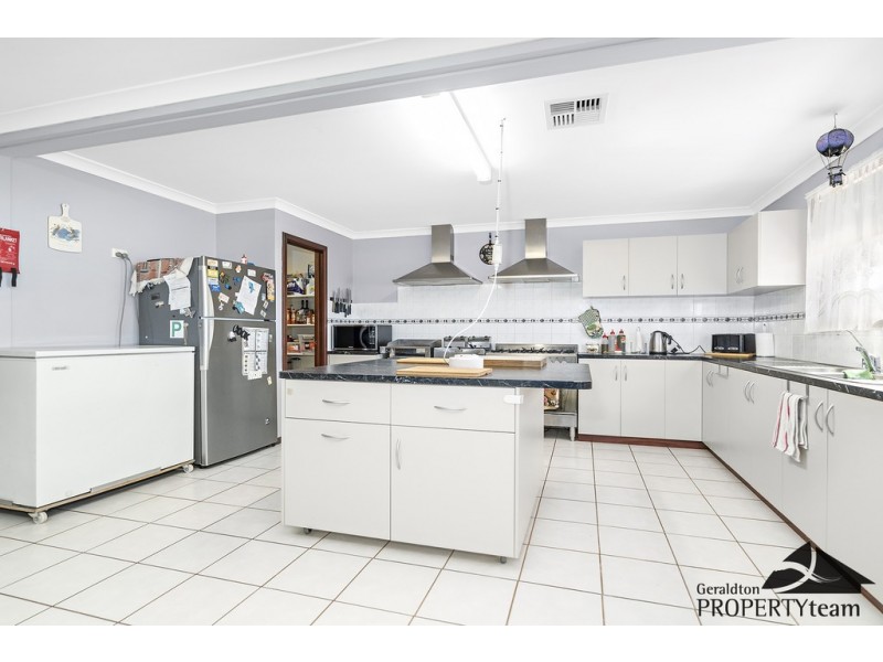 7 Polwarth Parade, Deepdale WA 6532