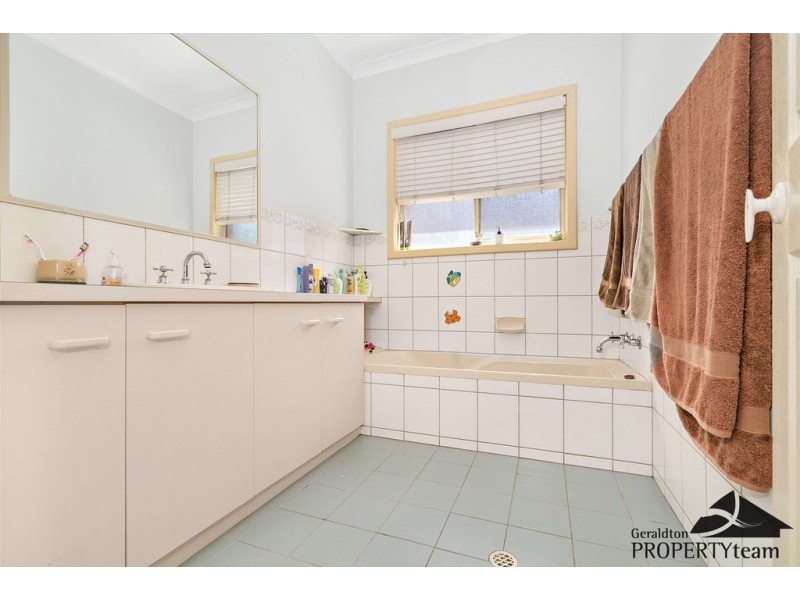 25 Church Street, Dongara WA 6525