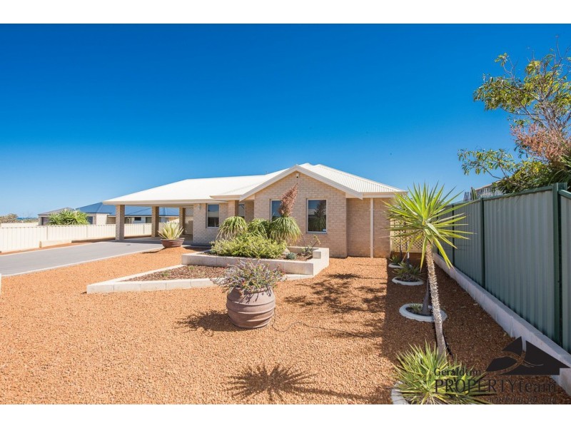 28 Half Moon Drive, Waggrakine WA 6530