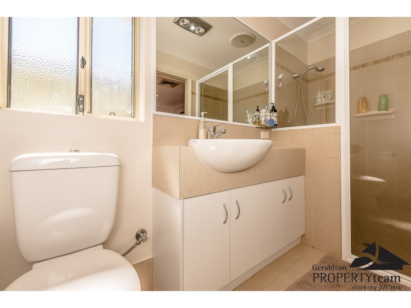 28 Half Moon Drive, Waggrakine WA 6530