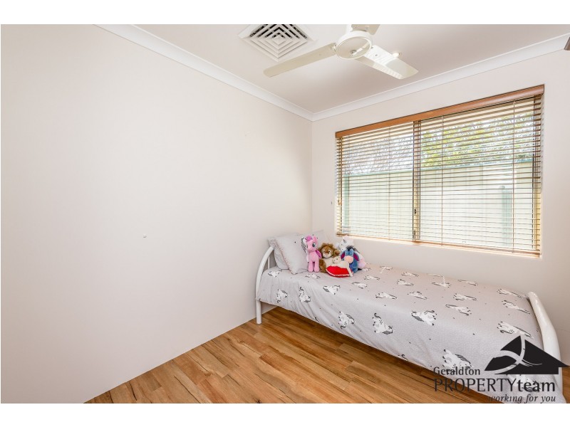 28 Half Moon Drive, Waggrakine WA 6530