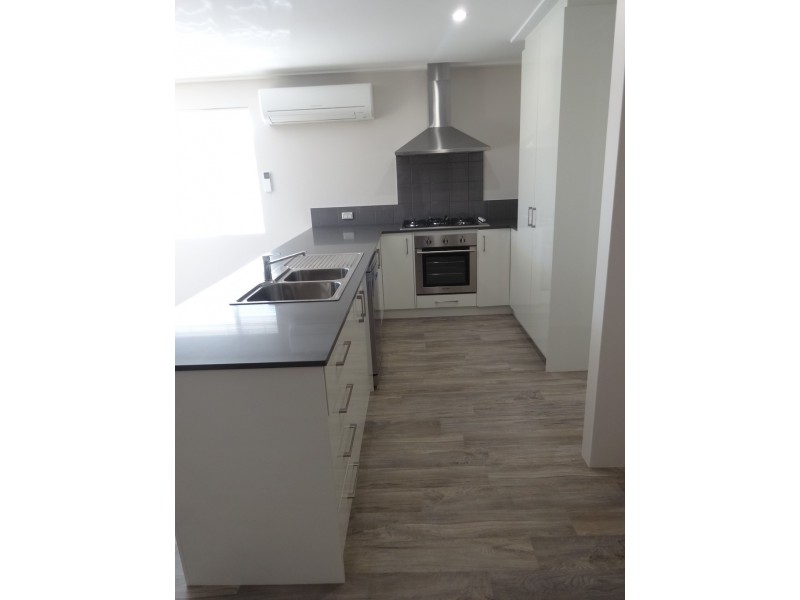 9 Lugger Outlook, Glenfield WA 6532