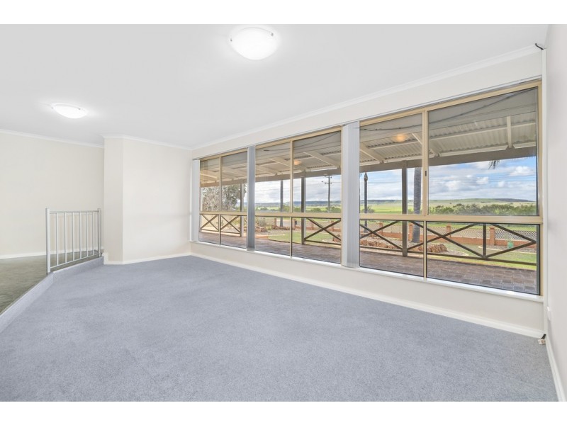 83 Sunnybanks Drive, Strathalbyn WA 6530