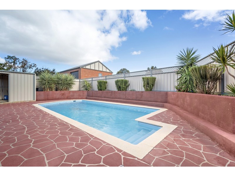 83 Sunnybanks Drive, Strathalbyn WA 6530