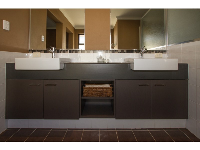 10 Ajax Drive, Wandina WA 6530