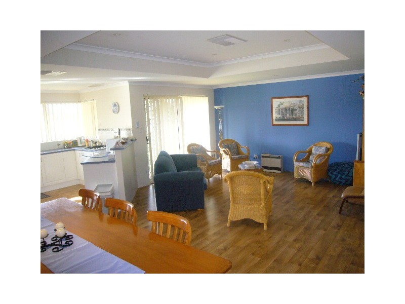 4 Sunnybanks Drive, Strathalbyn WA 6530