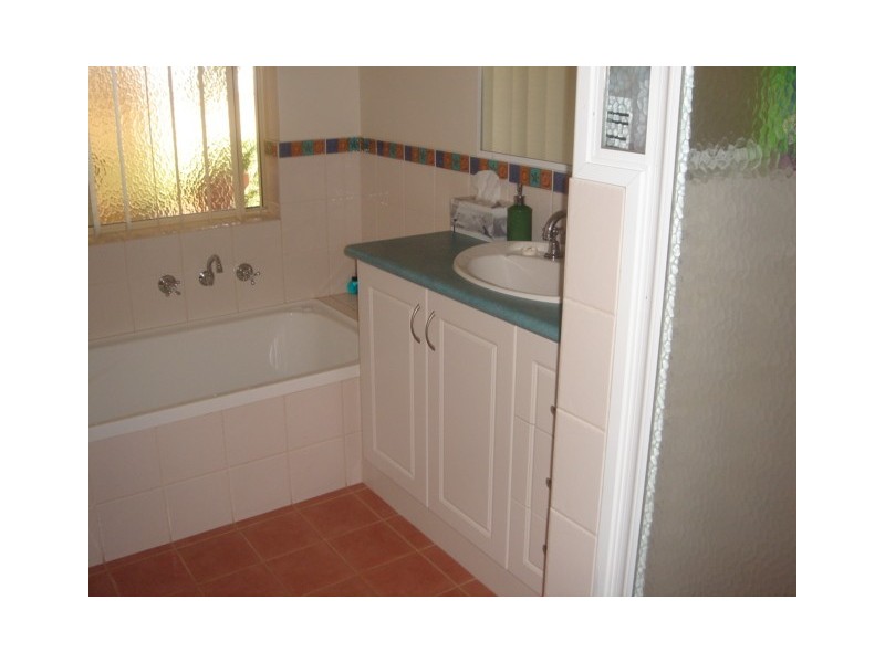 4 Sunnybanks Drive, Strathalbyn WA 6530