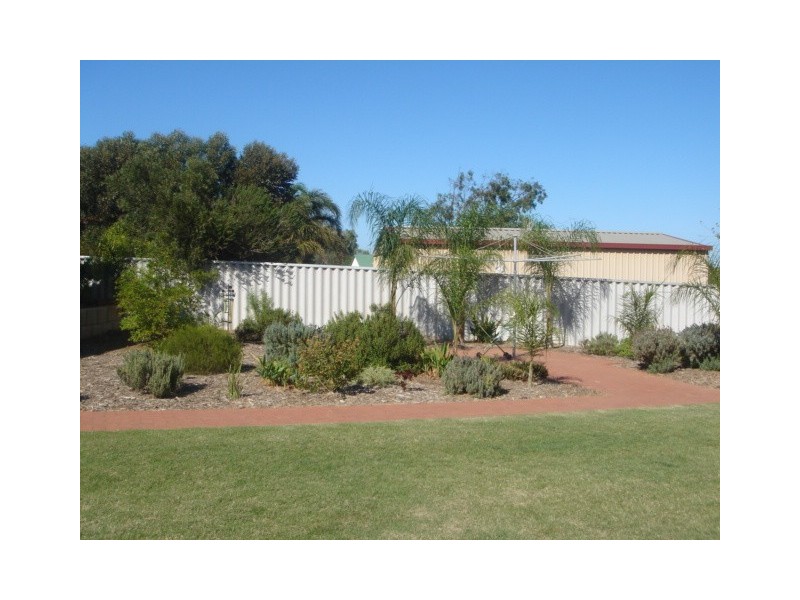 4 Sunnybanks Drive, Strathalbyn WA 6530