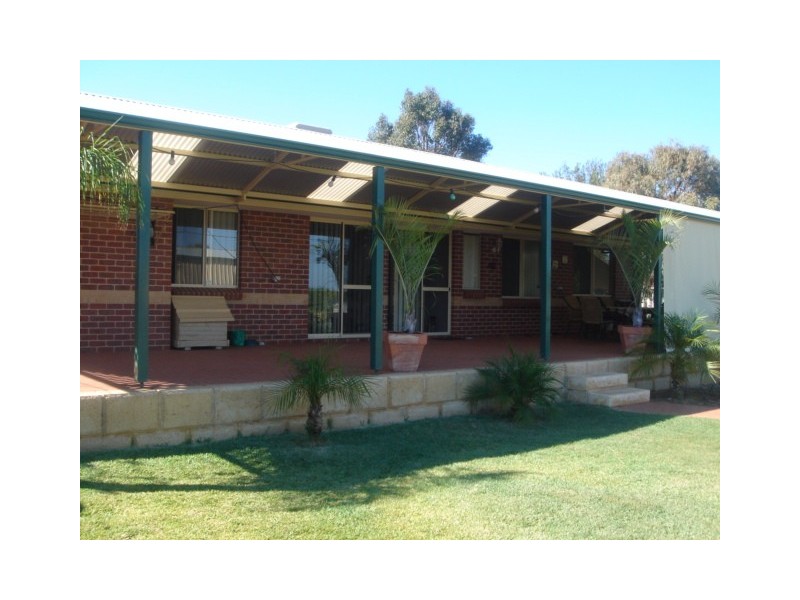 4 Sunnybanks Drive, Strathalbyn WA 6530