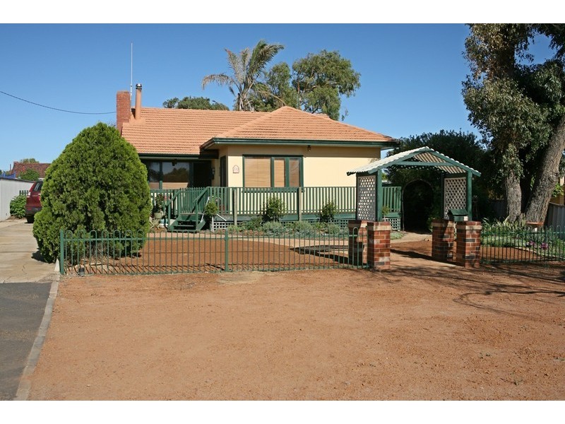 19 Cairncross Street, Beresford WA 6530