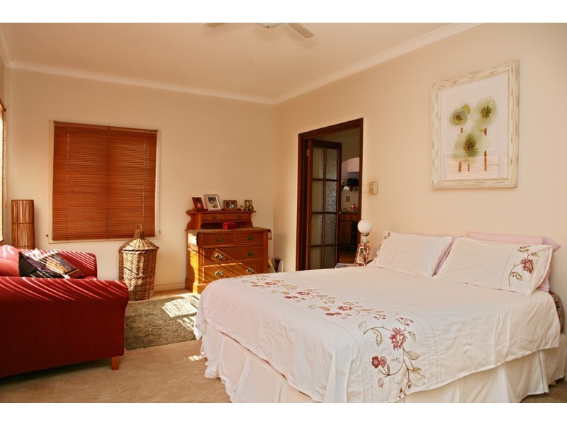 19 Cairncross Street, Beresford WA 6530