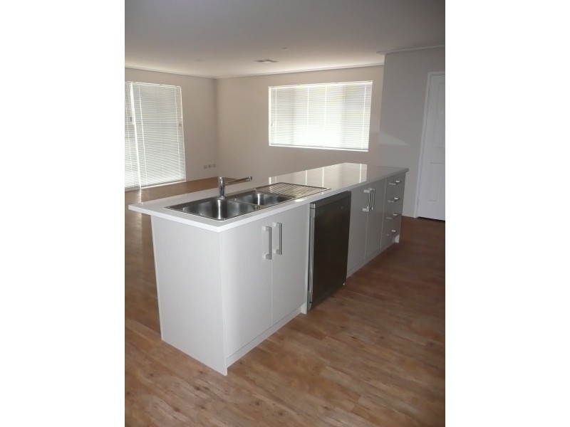 23 Swell Terrace, Glenfield WA 6532