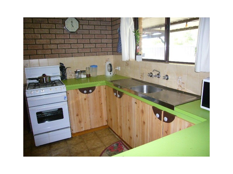 15 Solomon Circle, Karloo WA 6530