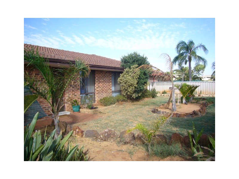 15 Solomon Circle, Karloo WA 6530