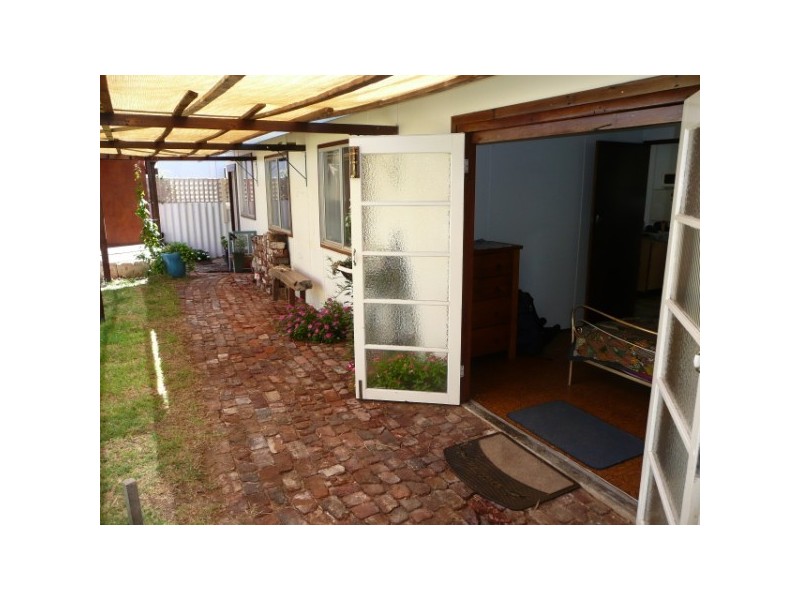 27 Bosuns Cres, West End WA 6530