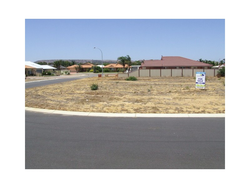 12 Wahn Ave, Waggrakine WA 6530