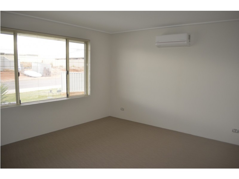 12 Beachcomber Hill, Glenfield WA 6532