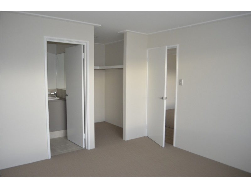 12 Beachcomber Hill, Glenfield WA 6532