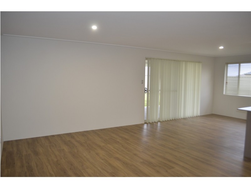 12 Beachcomber Hill, Glenfield WA 6532