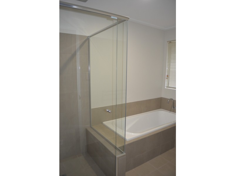 12 Beachcomber Hill, Glenfield WA 6532