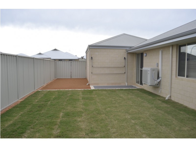 12 Beachcomber Hill, Glenfield WA 6532