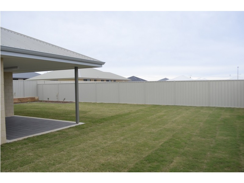 12 Beachcomber Hill, Glenfield WA 6532