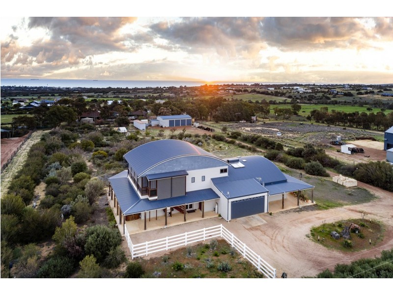 37 Calder Place, Waggrakine WA 6530