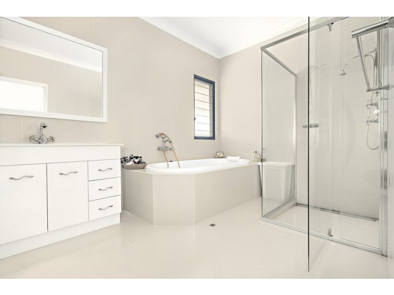 37 Calder Place, Waggrakine WA 6530