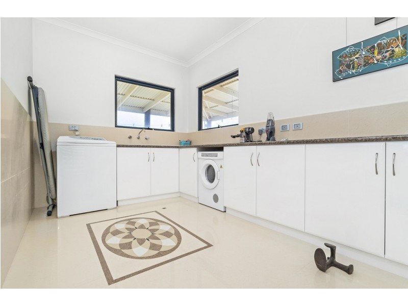 37 Calder Place, Waggrakine WA 6530