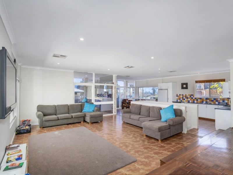 5 Hungerford Street, Bluff Point WA 6530