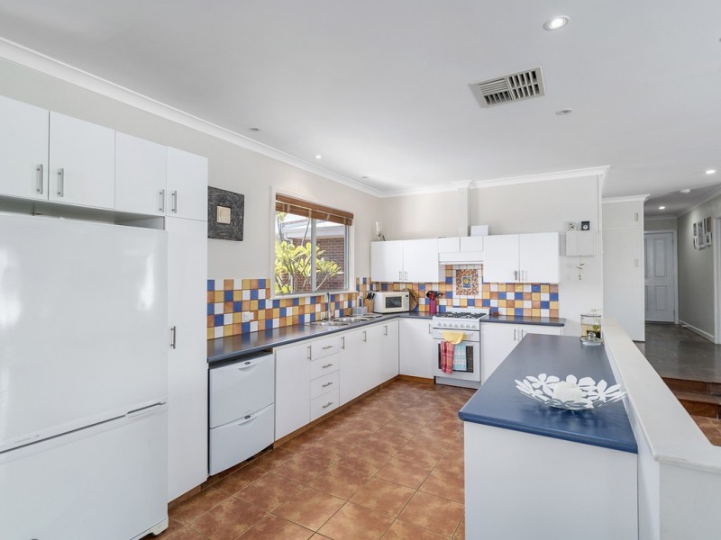 5 Hungerford Street, Bluff Point WA 6530