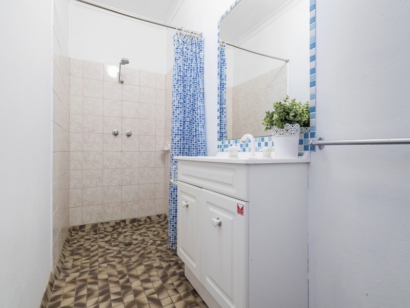 5 Hungerford Street, Bluff Point WA 6530