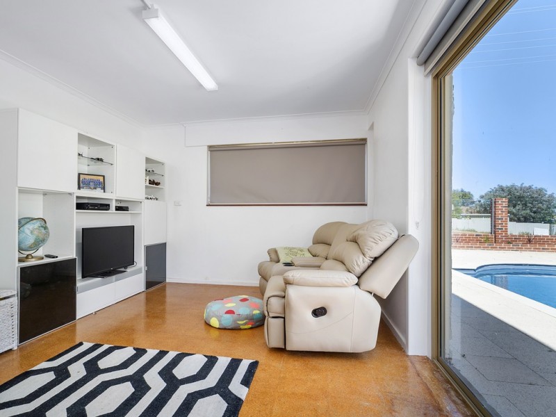 5 Hungerford Street, Bluff Point WA 6530