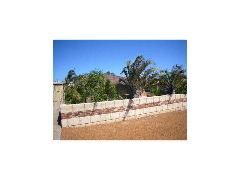 32 Glass Crescent, Mahomets Flats WA 6530