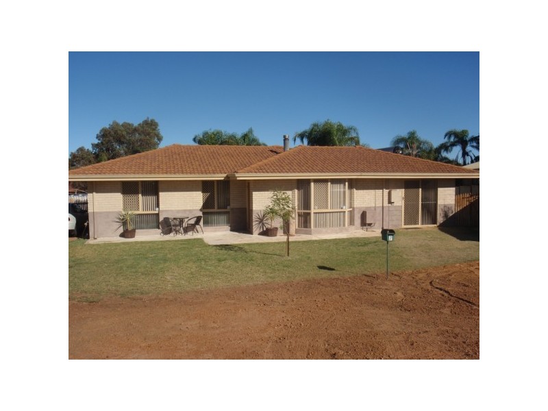 7 Lowan Court, Waggrakine WA 6530