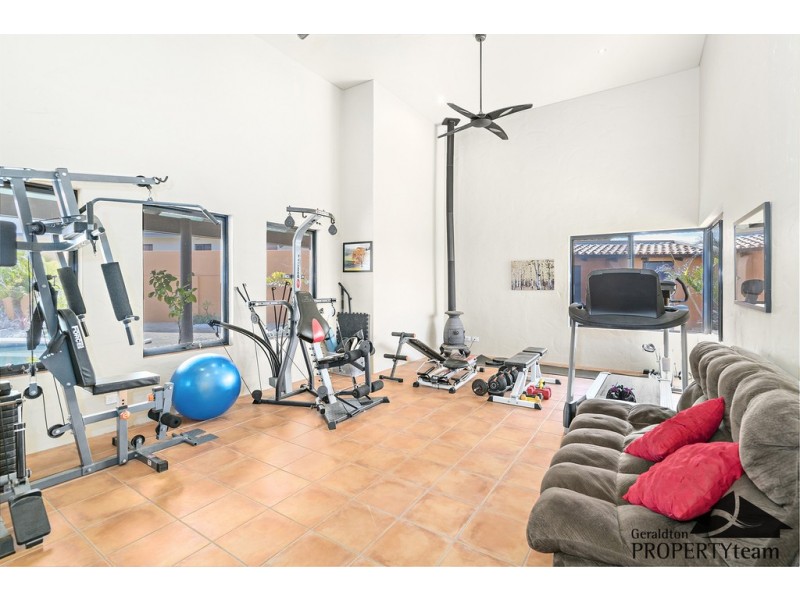 129 Whitehill Road, Drummond Cove WA 6532