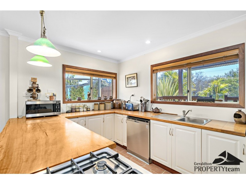 6 Peppin Place, Deepdale WA 6532