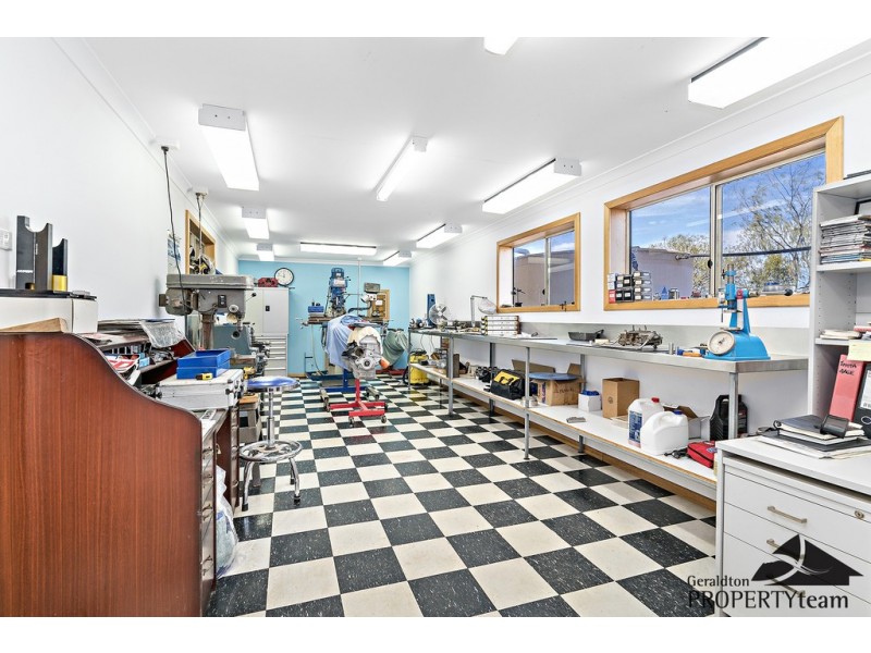 6 Peppin Place, Deepdale WA 6532