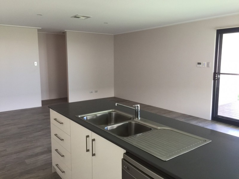 16 Lugger Outlook, Glenfield WA 6532