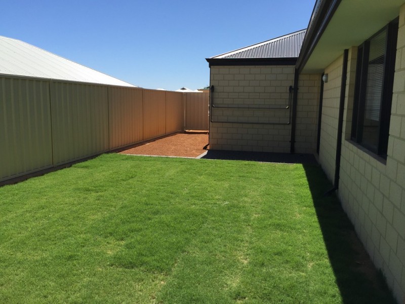 16 Lugger Outlook, Glenfield WA 6532