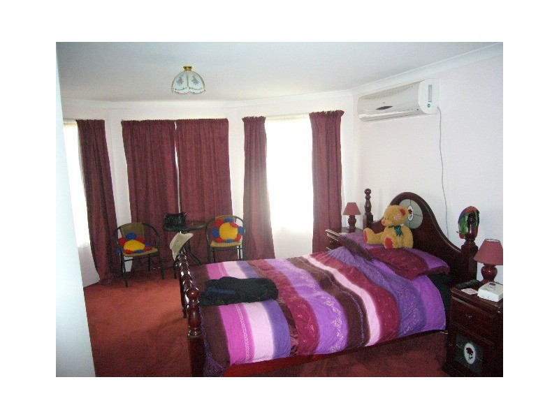 5 Leicester Close, Deepdale WA 6532