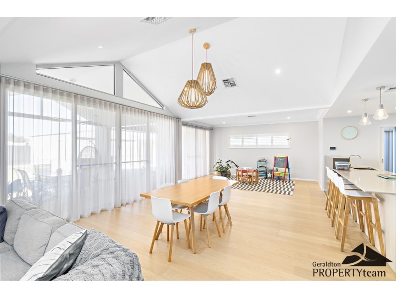 16 Edwin Crescent, Bluff Point WA 6530